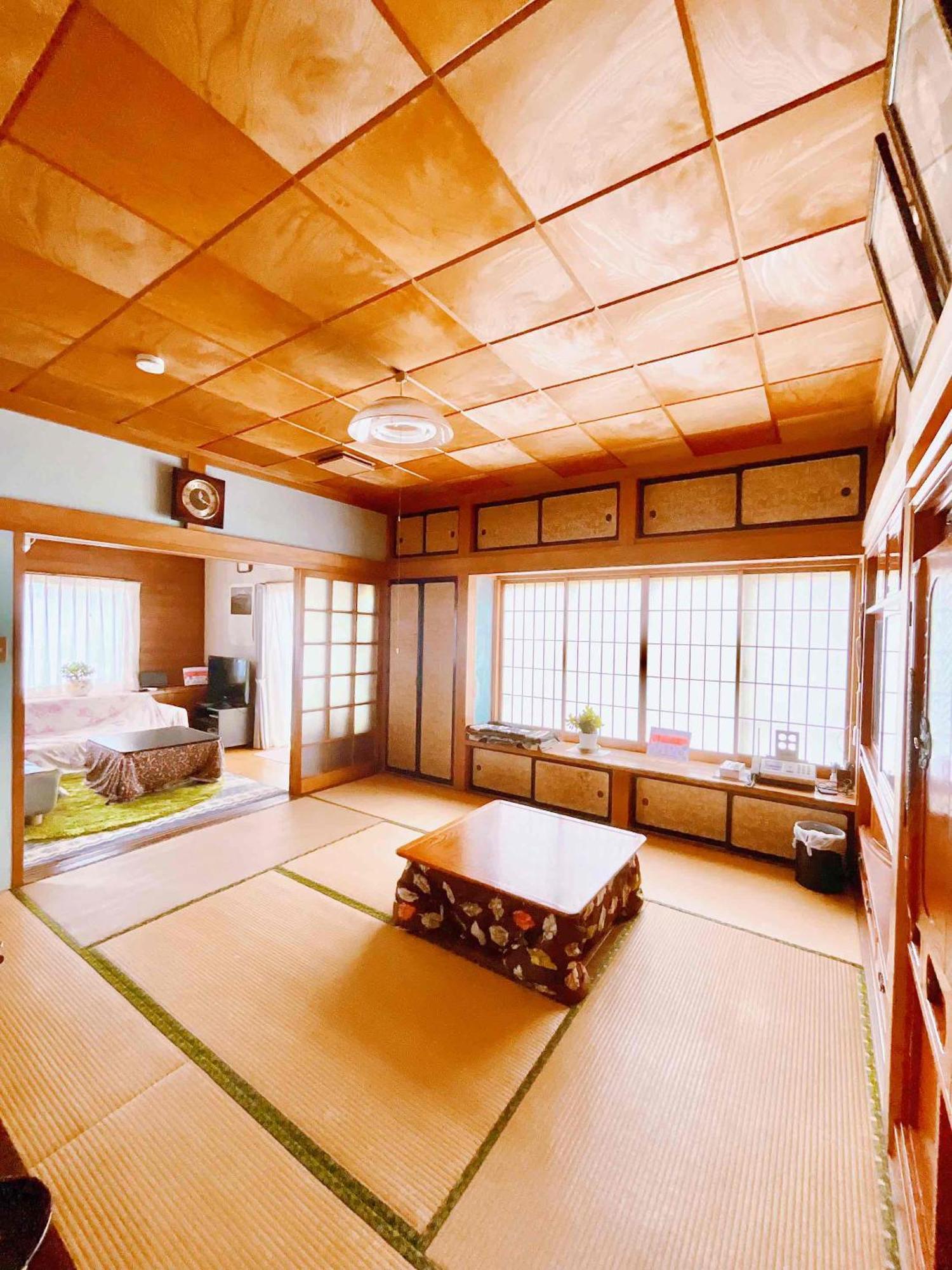 T&T Fujiyama Guest House Fujiyoshida Bagian luar foto