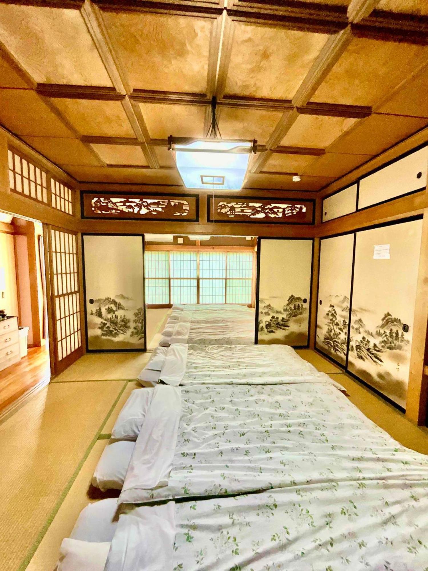 T&T Fujiyama Guest House Fujiyoshida Bagian luar foto